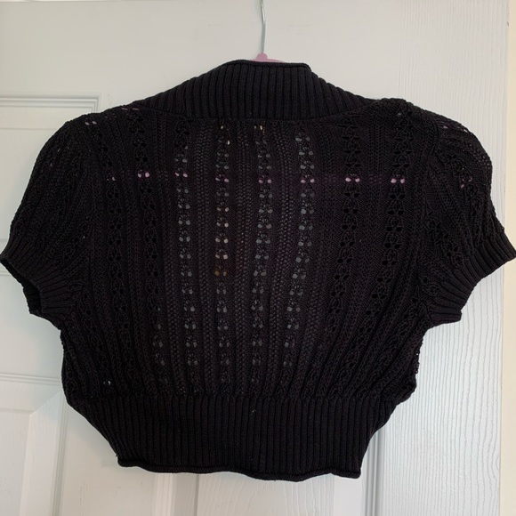 Cropped Sweater - Picture 3 of 3